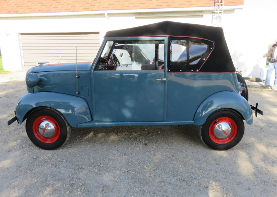 Antique car auction 1