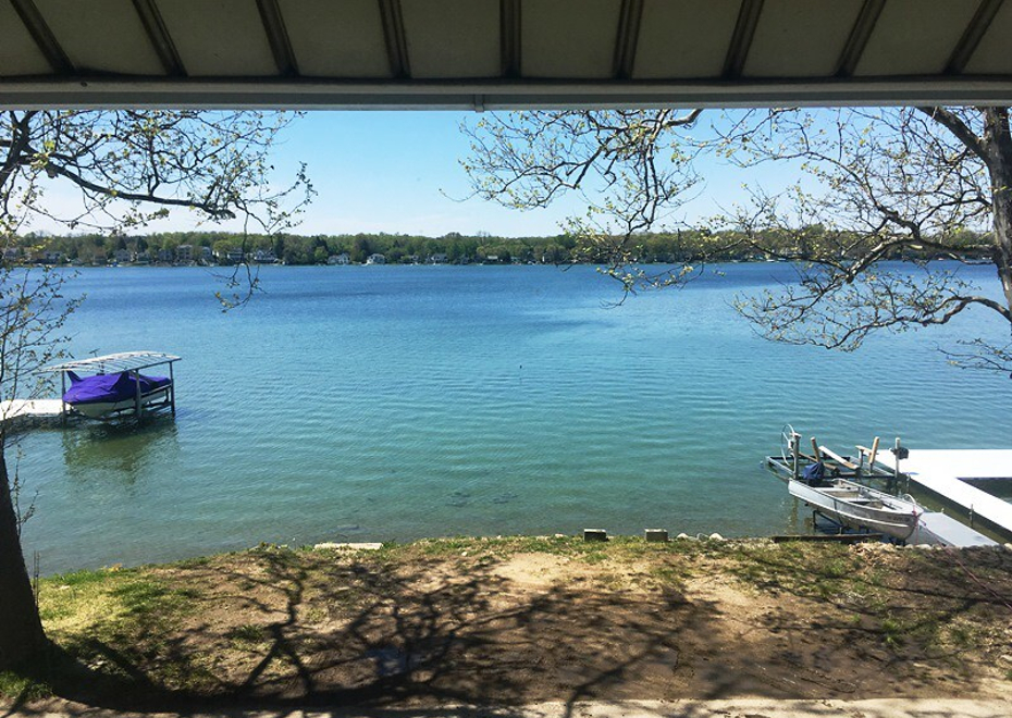 Lake property auction 1