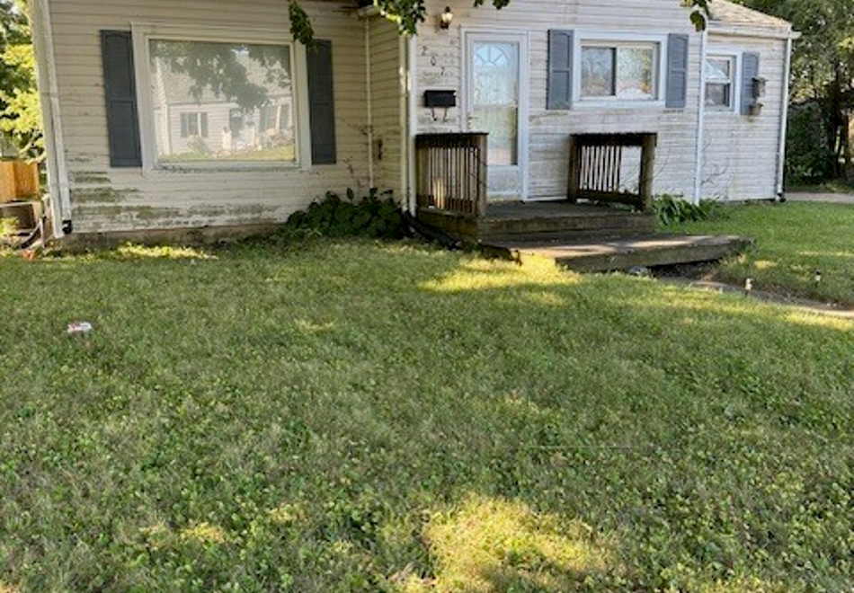 207 W Lane Ave Lima OH 45801